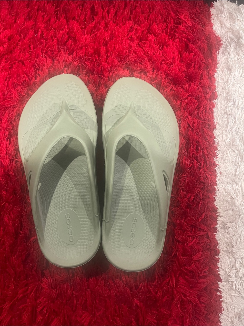 OOFOS Unisex Mint Green Recovery Flip Flops